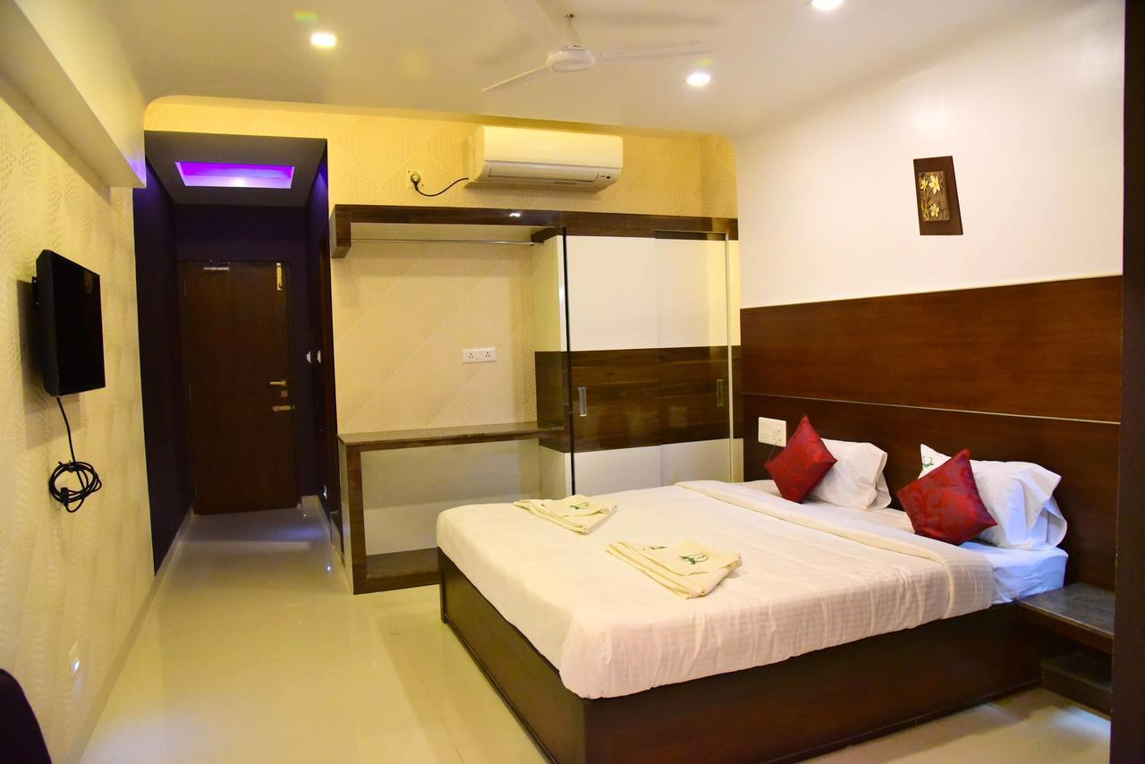 Hotel Sumith Palace Pondicherry Exterior foto
